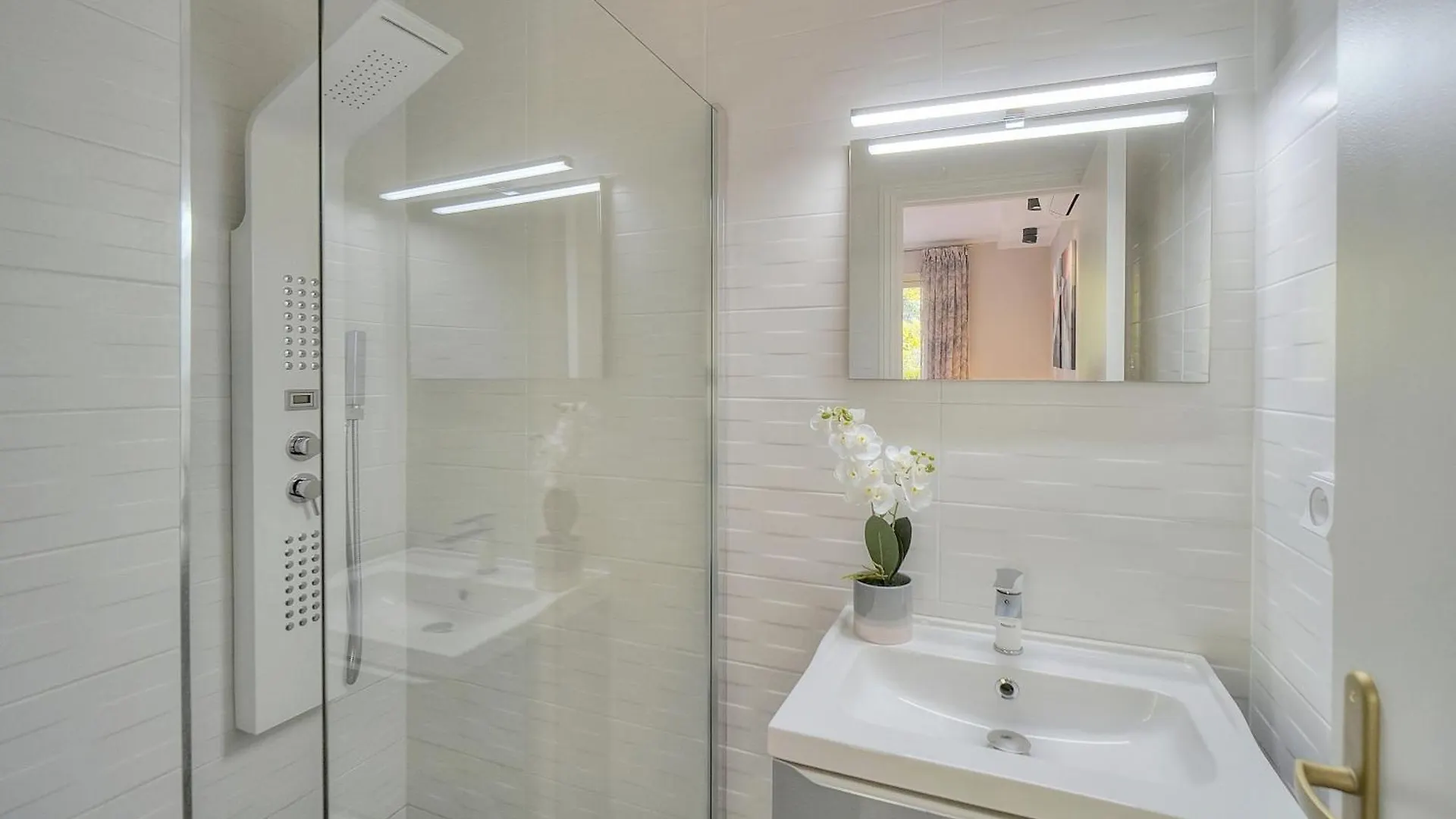 דירה קאן Serenity By The Sea 180 Degrees Sea View And Pool