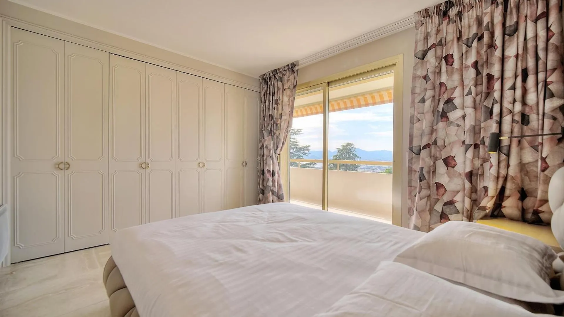 公寓 Serenity By The Sea 180 Degrees Sea View And Pool 戛纳